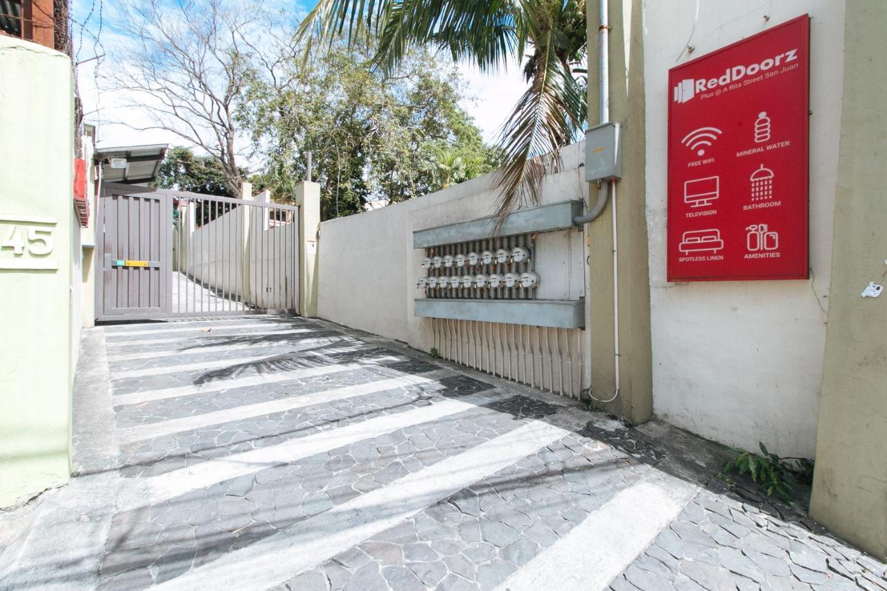 Reddoorz Plus @ A Rita Street San Juan San Juan  Kültér fotó